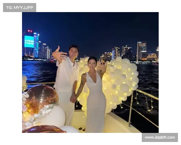 李添荣女友畅享东南亚美食,吃吃吃成就“Happy Time”!(李添荣实力) 李添荣女友畅享东南亚美食,吃吃吃成就“Happy Time”!(李添荣实力)